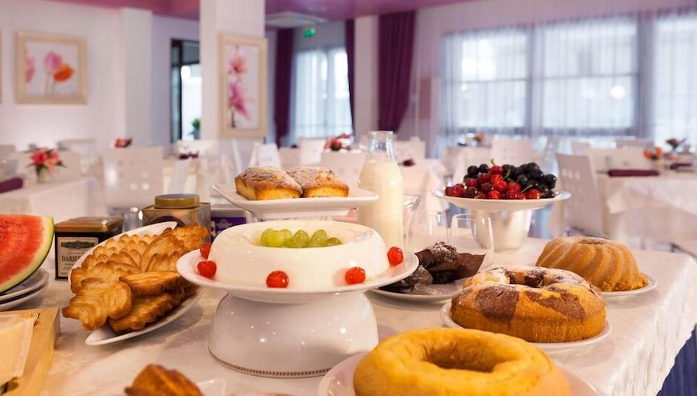 Hotel Capinera Римини Екстериор снимка