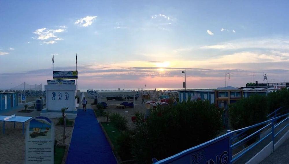 Hotel Capinera Римини Екстериор снимка