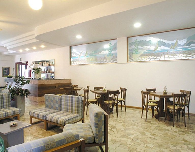 Hotel Capinera Римини Екстериор снимка