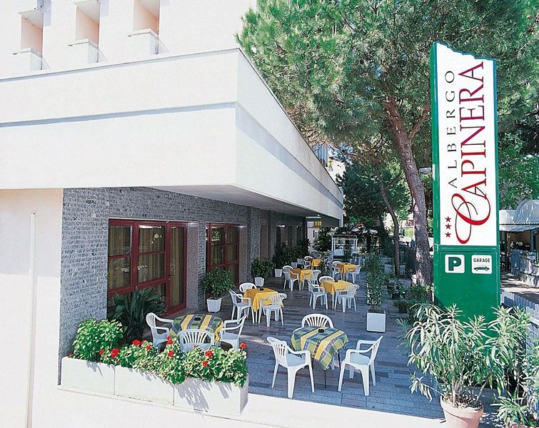 Hotel Capinera Римини Екстериор снимка