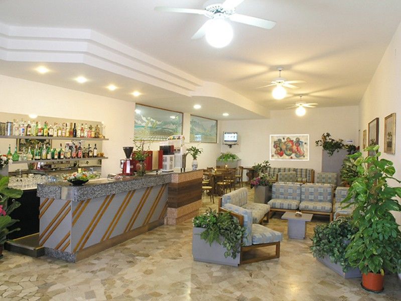Hotel Capinera Римини Екстериор снимка